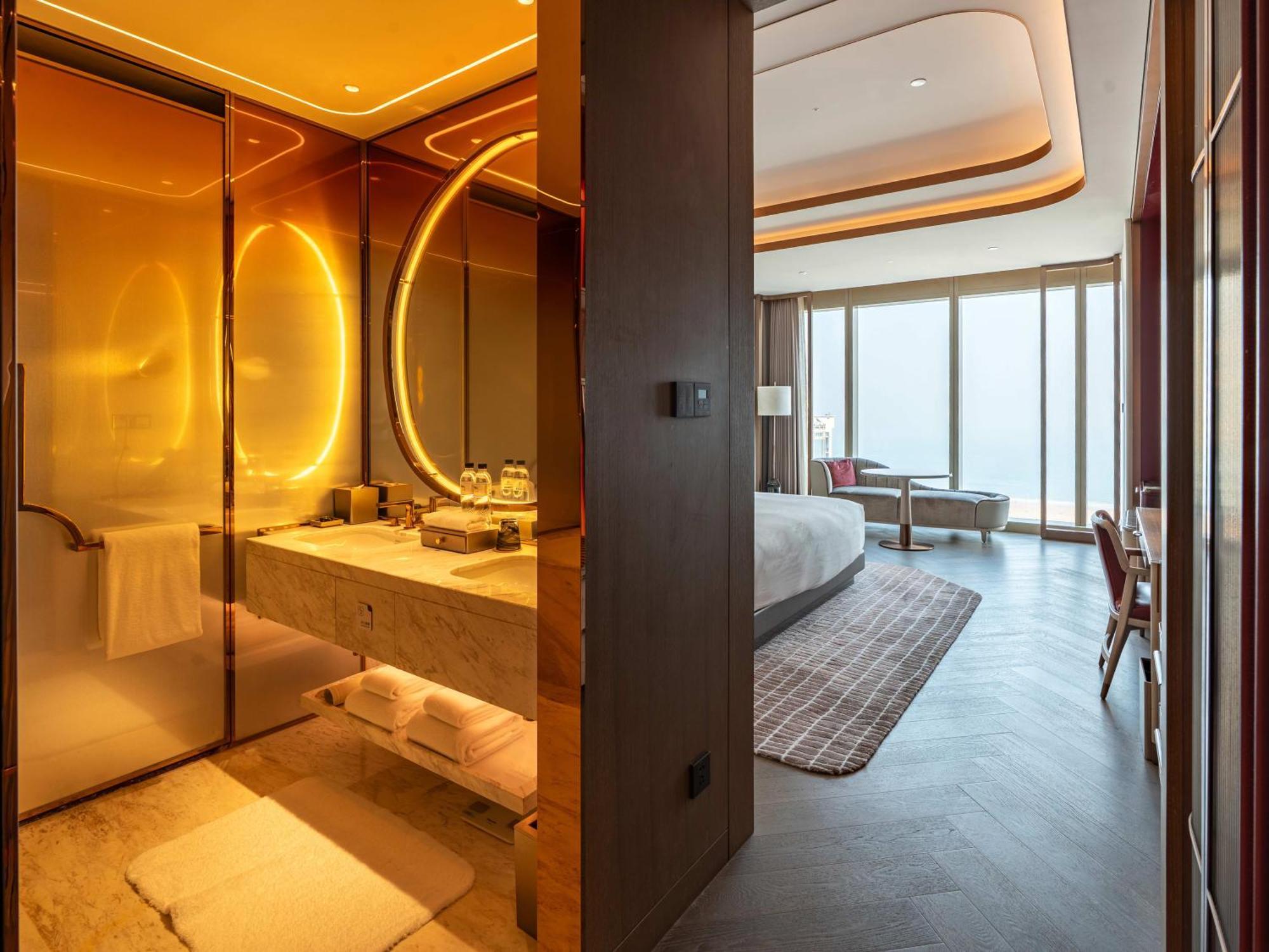 Mgm Qingdao Hotel Exterior photo